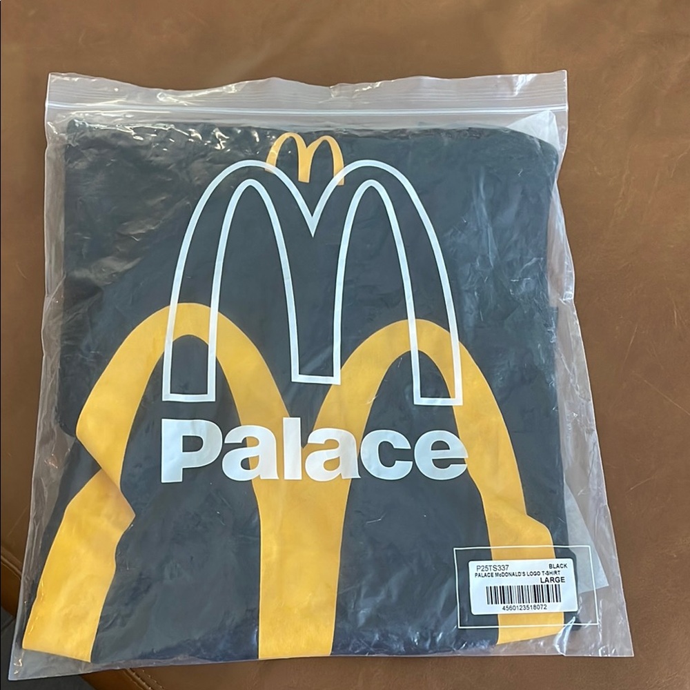 PALACE McDonald’s LOGO T-Shirt